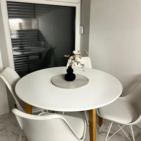 Central Apartments Apartamento