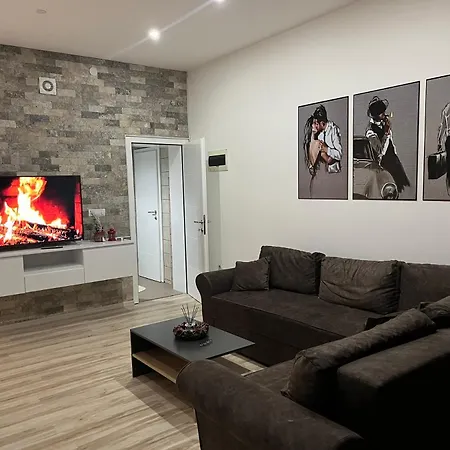 Central Apartments Apartamento *