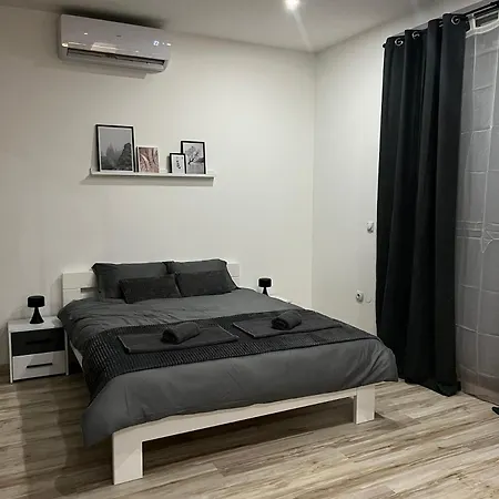 Central Apartments *