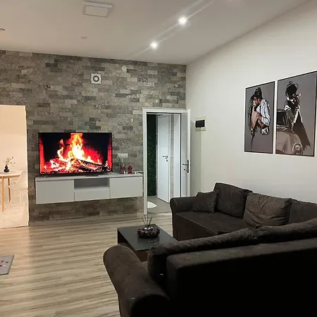 Central Apartments Apartamento *